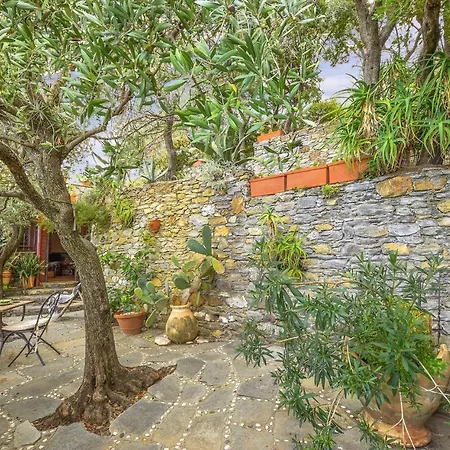 Awesome In With House Sea View